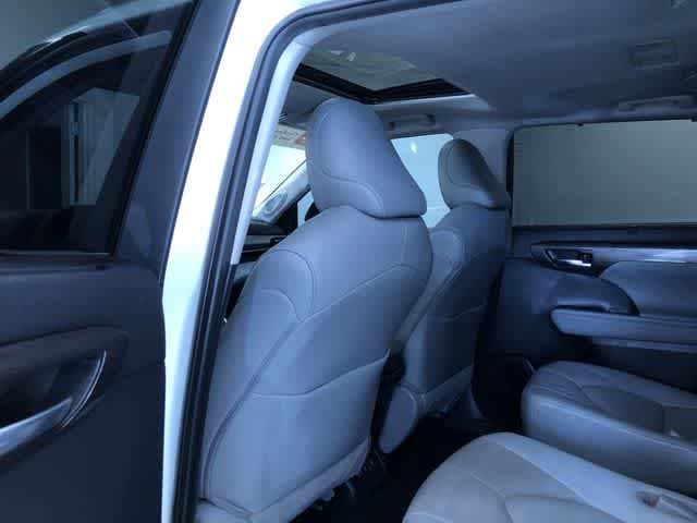 Thumbnail: 2021 Toyota Highlander - 19