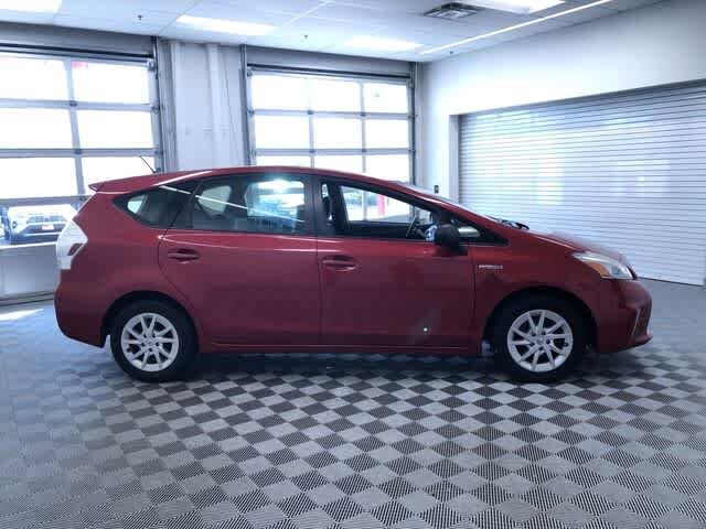 Thumbnail: 2013 Toyota Prius v - 36