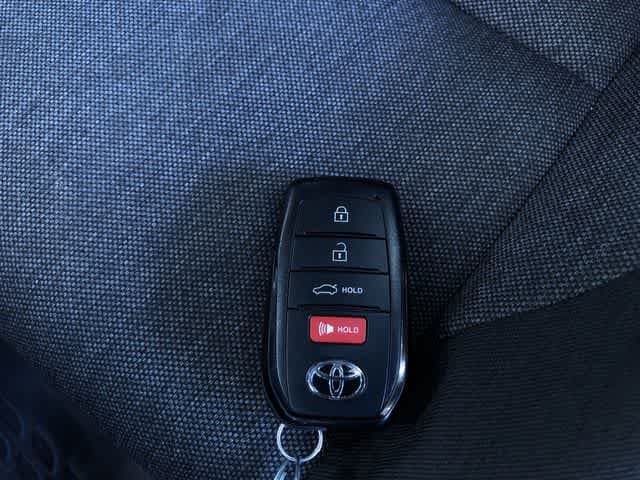 2026 Toyota Camry LE - Photo 32