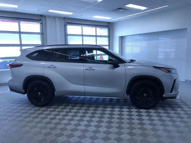 Thumbnail: 2025 Toyota Highlander - 38