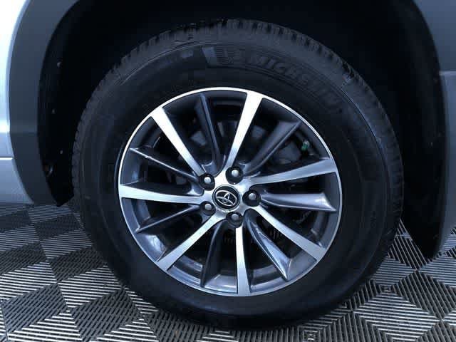 Thumbnail: 2018 Toyota Highlander - 16