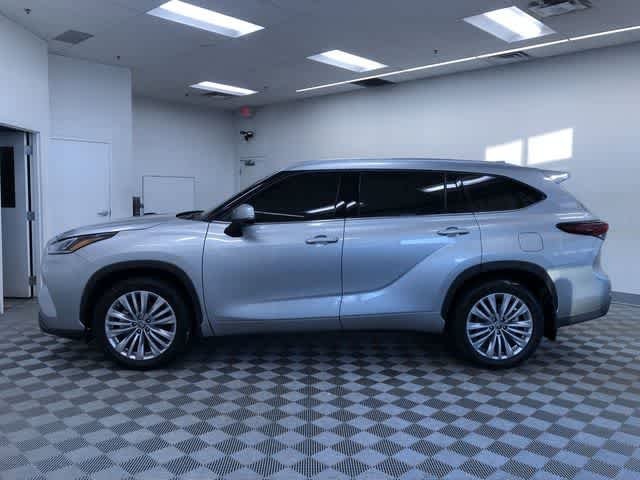 Thumbnail: 2024 Toyota Highlander - 11