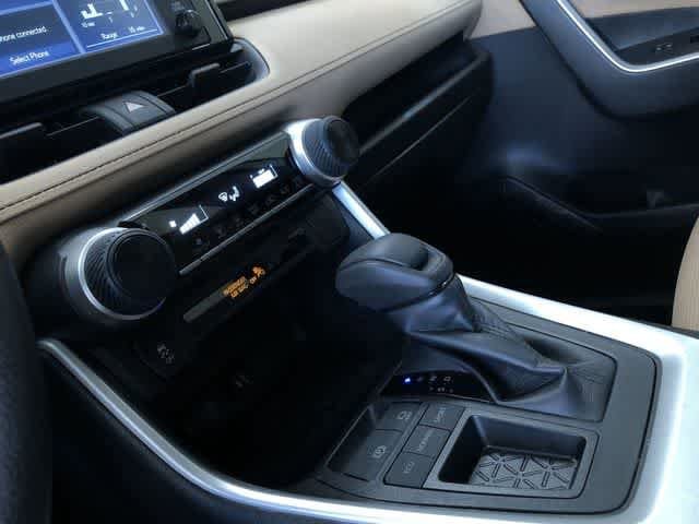 Thumbnail: 2019 Toyota RAV4 - 22