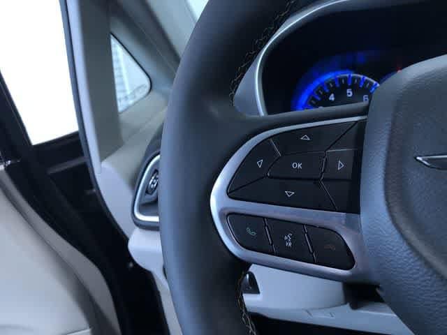 Thumbnail: 2024 Chrysler Pacifica - 26