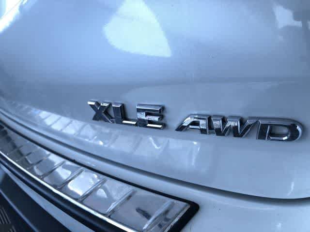 Thumbnail: 2019 Toyota Highlander - 17