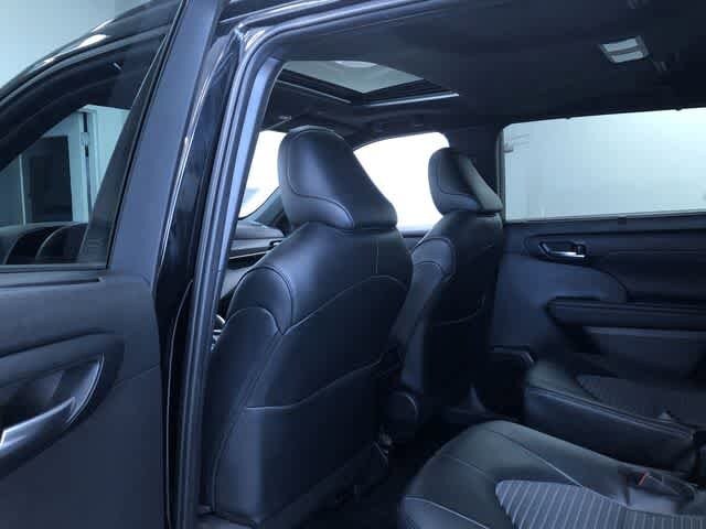Thumbnail: 2025 Toyota Highlander - 14