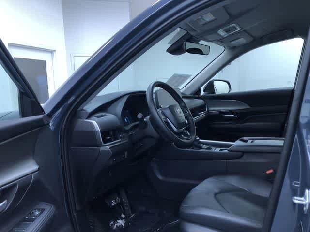 Thumbnail: 2025 Toyota Grand Highlander - 12