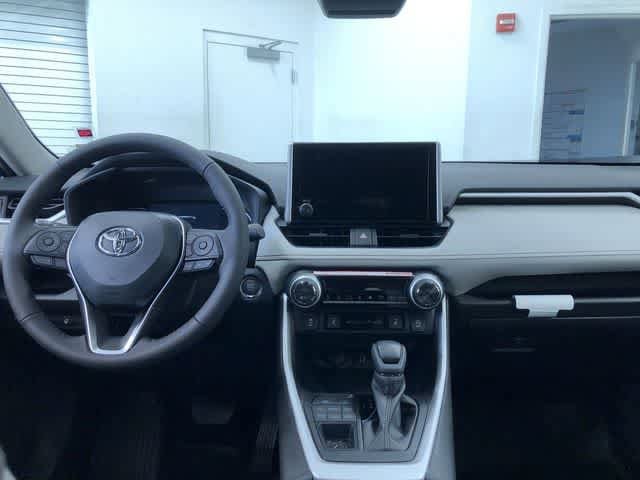 Thumbnail: 2025 Toyota RAV4 - 17