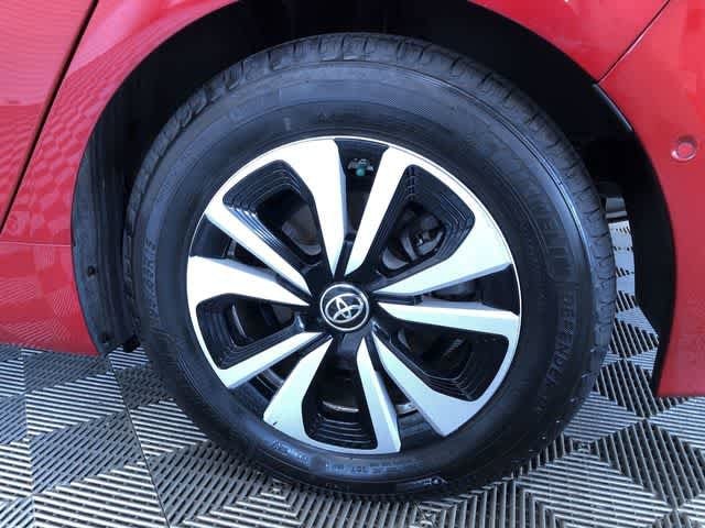Thumbnail: 2019 Toyota Prius Prime - 17