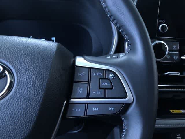 Thumbnail: 2025 Toyota Highlander - 21