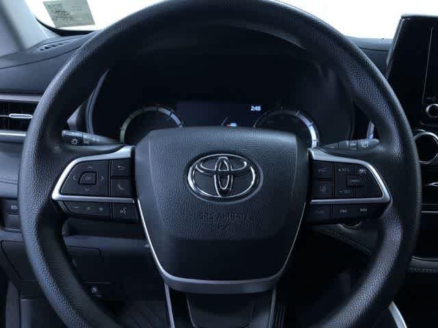 Thumbnail: 2023 Toyota Highlander - 23