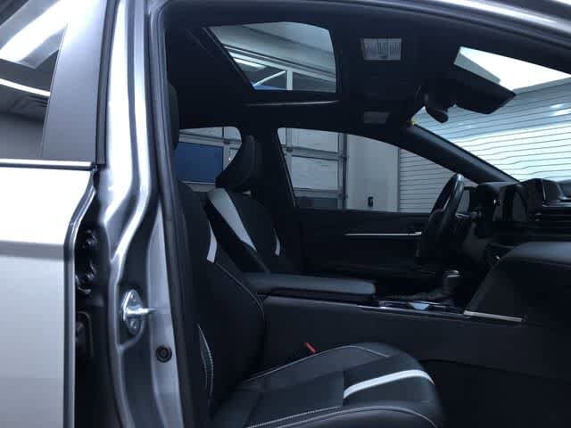 Thumbnail: 2025 Toyota Camry - 22