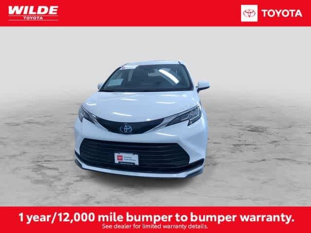 Thumbnail: 2023 Toyota Sienna - 4