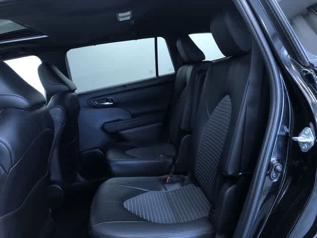 Thumbnail: 2025 Toyota Highlander - 15