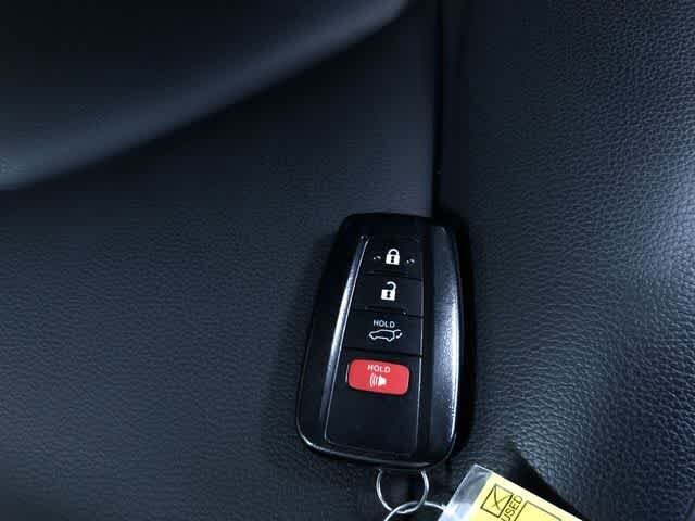 Thumbnail: 2022 Toyota Highlander - 34