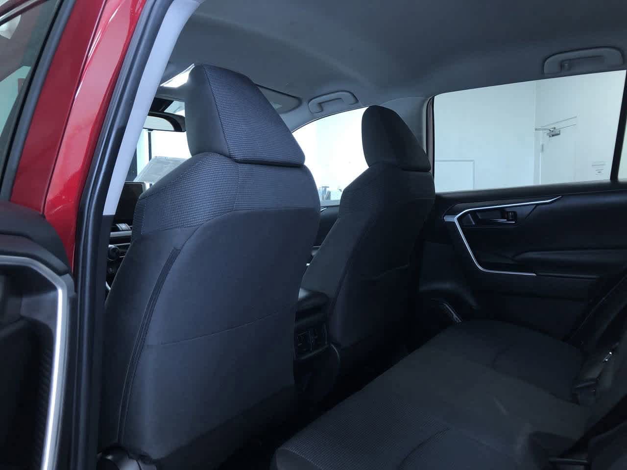 2024 Toyota RAV4 LE 19