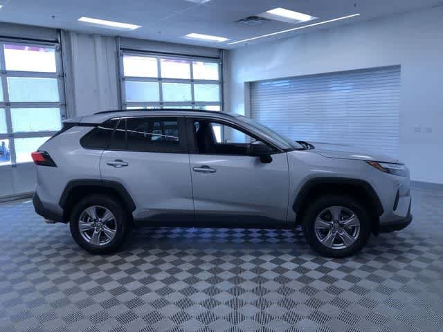 2025 Toyota RAV4 LE - Photo 35