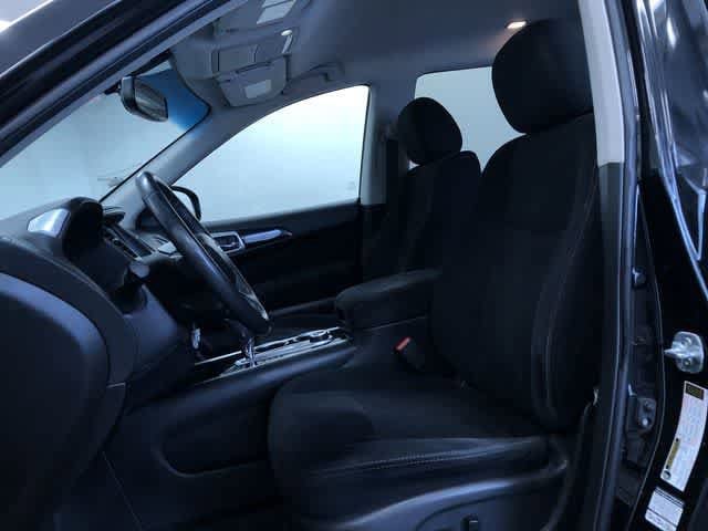 Thumbnail: 2015 Nissan Pathfinder - 18