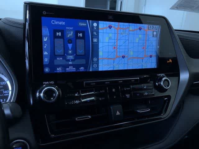 Thumbnail: 2022 Toyota Highlander - 28