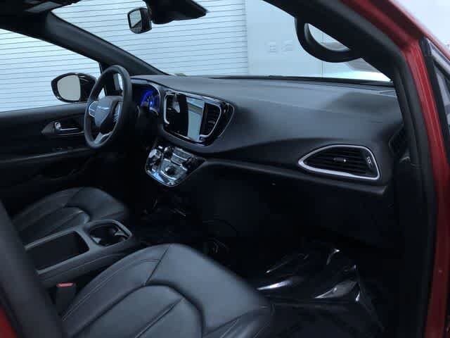 Thumbnail: 2025 Chrysler Pacifica - 25