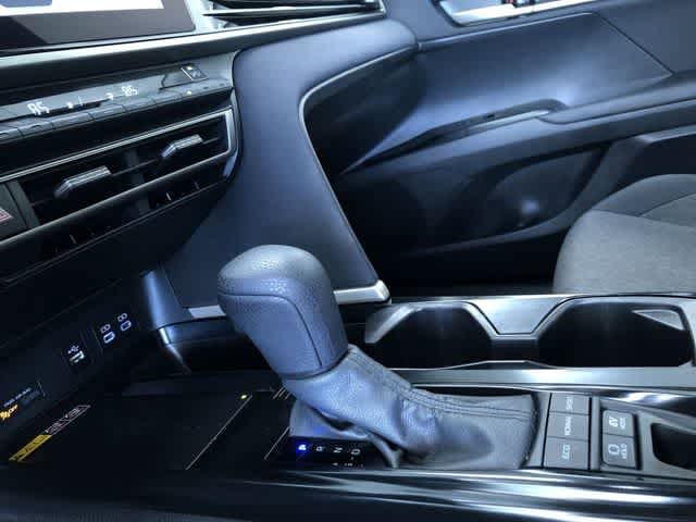 Thumbnail: 2025 Toyota Camry - 31