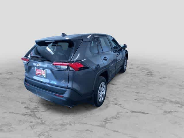 Thumbnail: 2022 Toyota RAV4 - 9