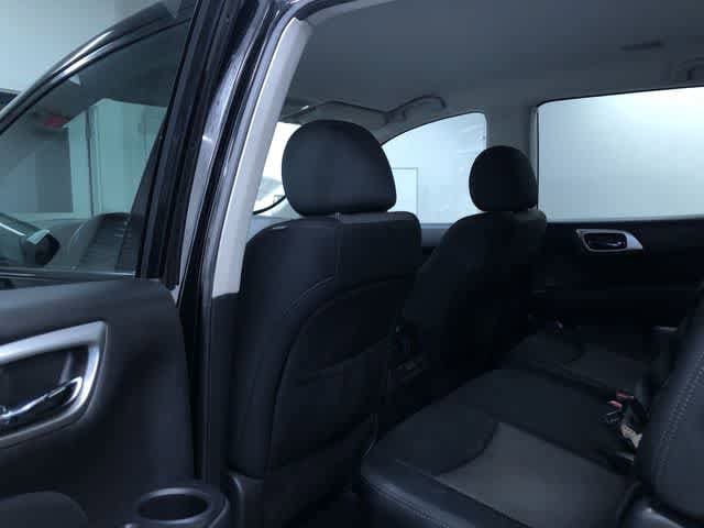 Thumbnail: 2017 Nissan Pathfinder - 19