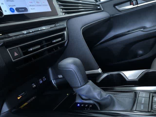 Thumbnail: 2025 Toyota Camry - 22