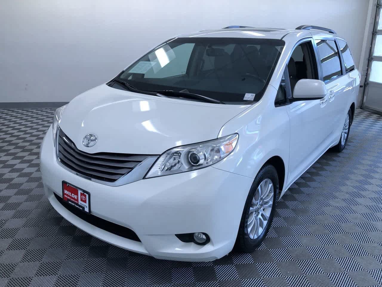 2015 Toyota Sienna XLE 5