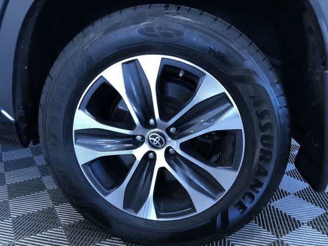 Thumbnail: 2021 Toyota Highlander - 16