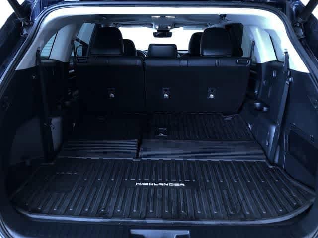 Thumbnail: 2021 Toyota Highlander - 32