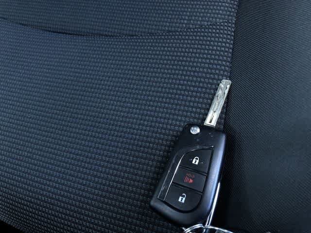 Thumbnail: 2025 Toyota RAV4 - 33