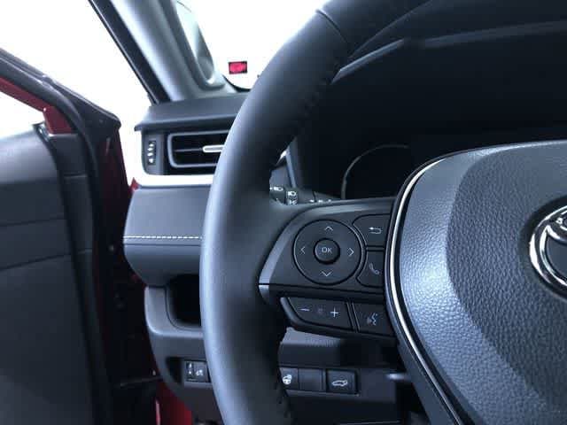 Thumbnail: 2025 Toyota RAV4 - 17