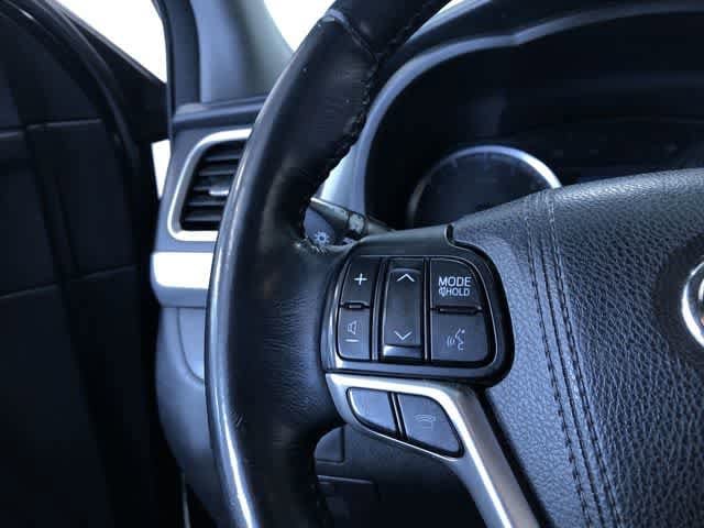 Thumbnail: 2015 Toyota Highlander - 29