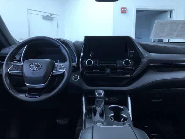 Thumbnail: 2025 Toyota Highlander - 12
