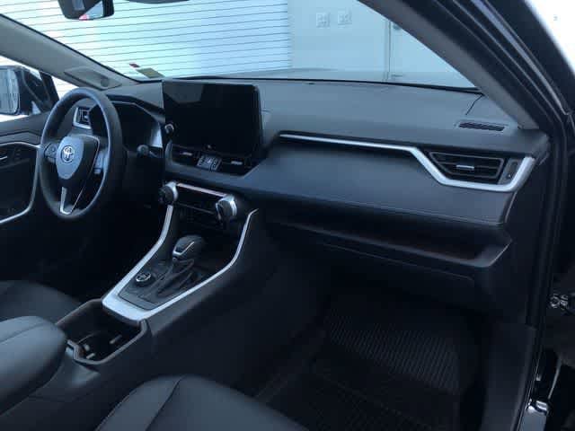 Thumbnail: 2025 Toyota RAV4 - 15