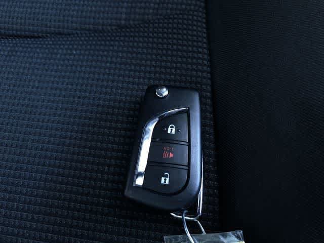 Thumbnail: 2025 Toyota RAV4 - 31