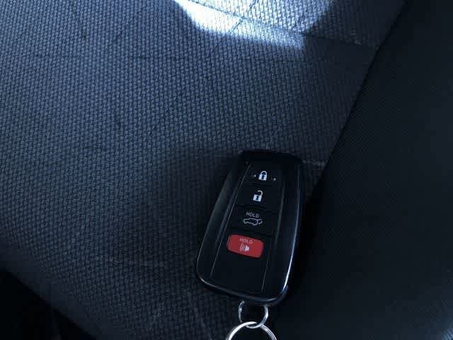 Thumbnail: 2025 Toyota RAV4 - 32