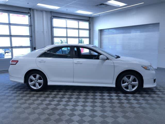 Thumbnail: 2011 Toyota Camry - 24