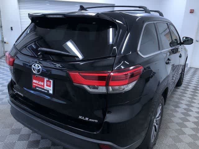 Thumbnail: 2019 Toyota Highlander - 33