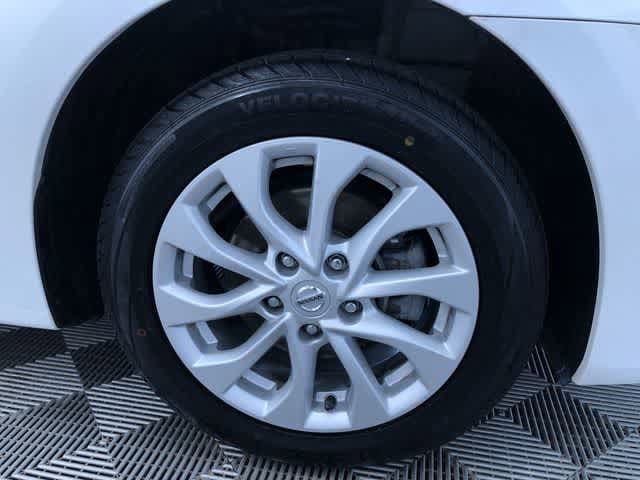 Thumbnail: 2019 Nissan Sentra - 16