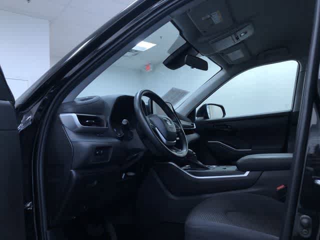 Thumbnail: 2023 Toyota Highlander - 10