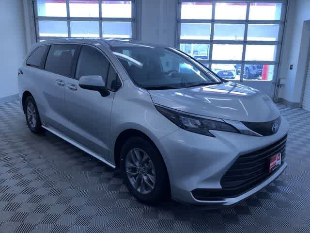 Thumbnail: 2025 Toyota Sienna - 37