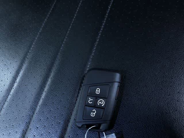 Thumbnail: 2022 Volkswagen Tiguan - 33