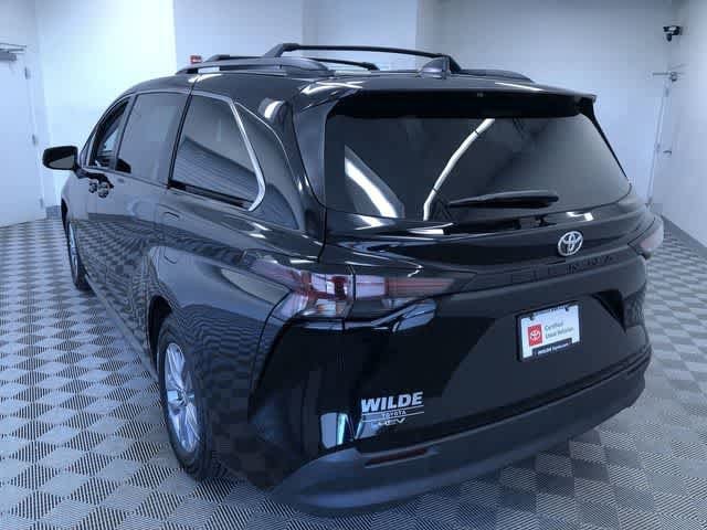Thumbnail: 2026 Toyota Sienna - 12