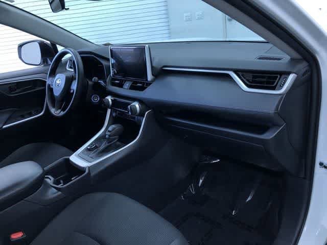 Thumbnail: 2025 Toyota RAV4 - 15