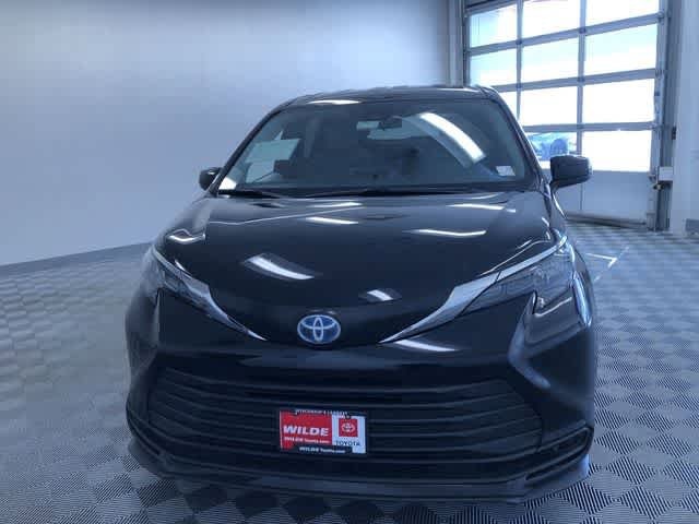 Thumbnail: 2025 Toyota Sienna - 15