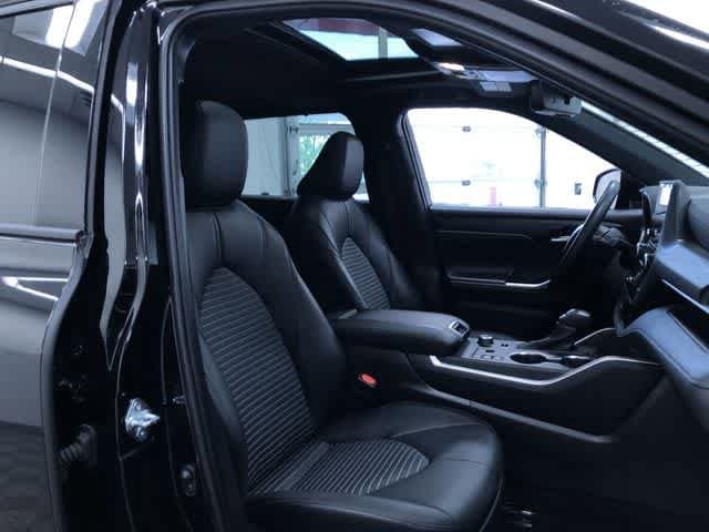 Thumbnail: 2025 Toyota Highlander - 22