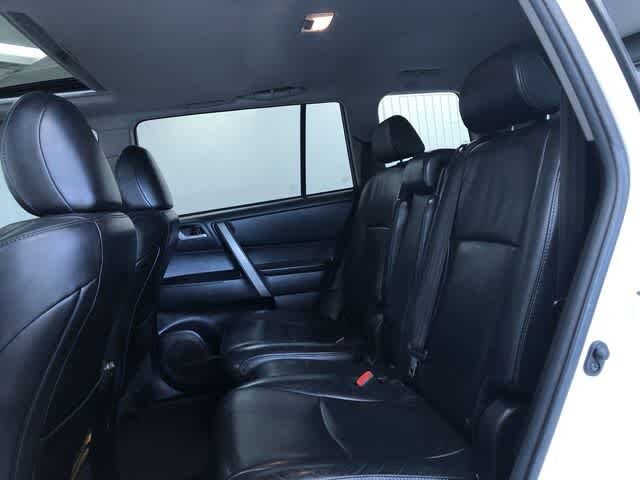Thumbnail: 2013 Toyota Highlander - 22