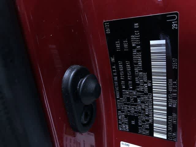 Thumbnail: 2022 Toyota Corolla Cross - 35